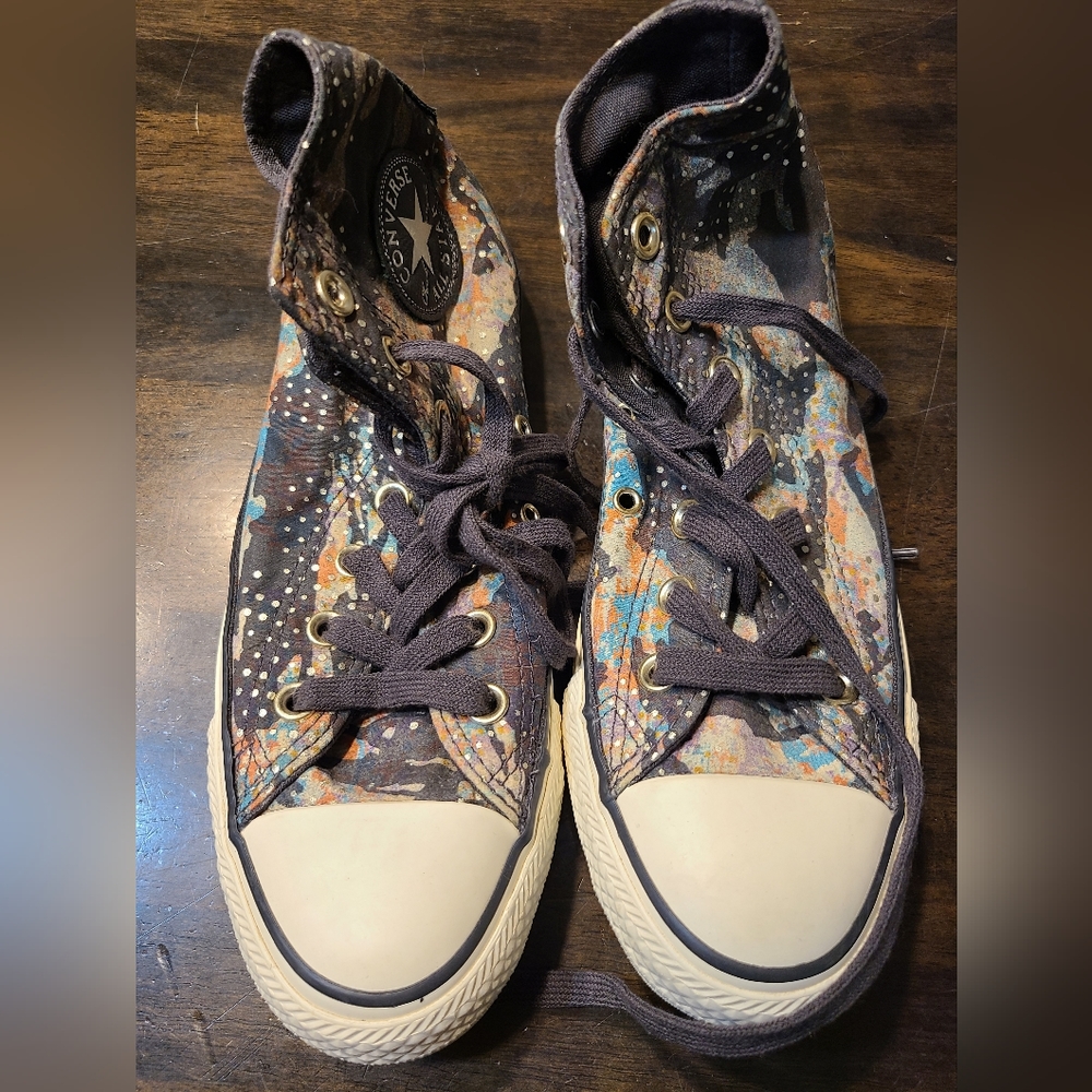 Converse size 7